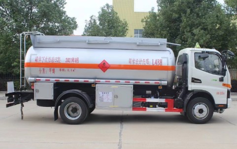 江淮駿鈴8.1方易燃液體罐式運(yùn)輸車(chē)_潤(rùn)知星牌SCS5121GRYHFC6型易燃液體罐式運(yùn)輸車(chē) 江淮駿鈴8.1方易燃液體罐式運(yùn)輸車(chē)_潤(rùn)知星牌SCS5121GRYHFC6型易燃液體罐式運(yùn)輸車(chē)