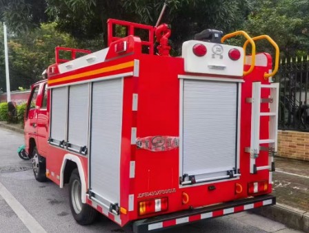 江鈴藍(lán)牌水罐消防車(chē)_江特牌JDF5043GXFSG10/J6型水罐消防車(chē) 江鈴藍(lán)牌水罐消防車(chē)_江特牌JDF5043GXFSG10/J6型水罐消防車(chē)